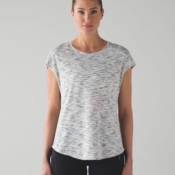 Lululemon Shirt Lost In Pace Short Sleeve Space Dye Black White Fits like a 6 - Picture 1 of 9